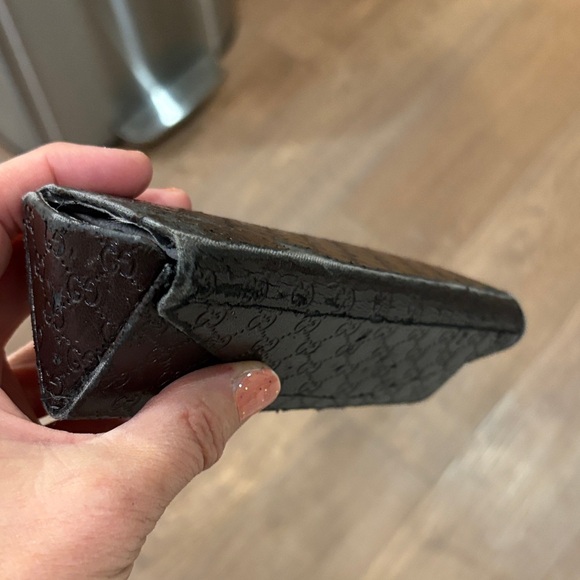 Gucci Red Sunglasses - light scratches and they do not affect visibility - Picture 7 of 11